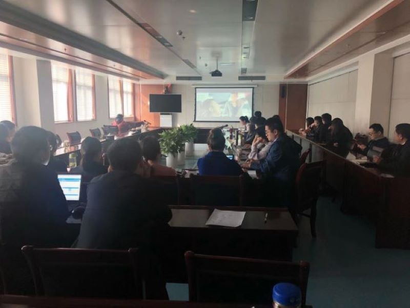 公司組織黨員、員工觀看廉潔警示教育題材電影《決不姑息》