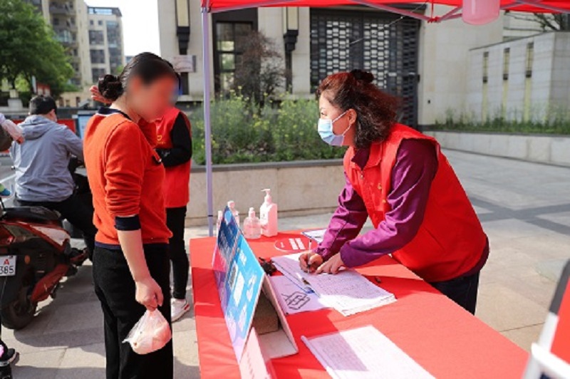 皖投服務(wù)聯(lián)合黨支部開展“戰(zhàn)‘疫’進(jìn)項目”志愿服務(wù)主題黨日活動